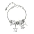 Bracciale con ciondoli in argento con simpatici pendenti a tartaruga marina e perline di cristallo. - Bianco