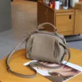 Genuine top-layer cowhide leather handbag, versatile casual shoulder and crossbody details. - 25x16x12cm / Elephant Gray
