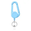 Enrouleur mousqueton rétractable bleu clair avec anneau pour clés et porte-badge de détail. - Bleu ciel