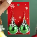 Boucles d'oreilles boules de Noël vertes festives avec motif flocon pour fêtes. - Boucles d'Oreilles en Alliage Boule de Noël Verte (SD1196)