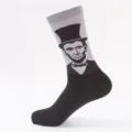 Trendige Herren Halbsocken aus Baumwolle mit Abraham Lincoln Porträt in Schwarz und Grau. - Herren Übergröße (Größe 41-47) / Lincoln