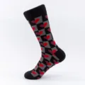 Herren Streetwear dicke Skatersocken mit schwarzgrauem Karomuster und roten Herzen - Herren Übergröße (Größe 41-47) / Herz