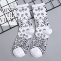 Black and white paisley pattern crew socks for men and women, stylish street style cotton. - One Size Single Socks (Sizes 37-43) / White #4