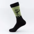 Herren Langschaft Baumwollsocken mit Dino Muster, schwarz gruene Farbkombination, warme Wintermode. - Herren Übergröße / Dinosaurier