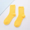 Gelbe kuschelige Korallenfleece Socken für Damen, warme Wintersocken und weiche Haussocken. - Farbe #14