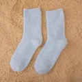 Hellblaue Korallenfleece kuschelige Socken Damen weich fluffig Winter Strümpfe einfarbig. - Einheitsgröße / Hellblau