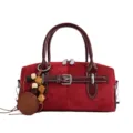 Rote Wildleder Boston Handtasche mit Retrostil, elegant und kompakt für Damen Alltag. - Ohne Anhänger / Rot