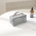 Grijs mesh cosmetisch tasje met handvat, draagbaar make-up etui met rits voor op reis. - Kleine Maat (18x9x9cm) / Grijs