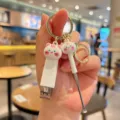 Leuke kat nagelknipper en oorstokje sleutelhanger set als tas hanger en draagbaar cadeau. - Witte kat vorm / S