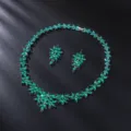 Élégant ensemble collier et boucles d'oreilles en cristal vert pour mariée de soirée. - Ton Argent Vert Paon