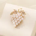 Broche de uva de perlas estrás aleación corsage fruta elegante para ropa bolsos accesorios - Blanco Perla Artificial Uva
