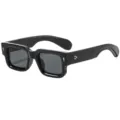 Lunettes de soleil carrees epaisses tendance avec fleche en metal et rivets etoiles - C1 Monture Noire Verres Gris