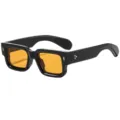 Lunettes de soleil carrees a bord epais tendance avec rivets fleches pour hommes et femmes. - C8 monture noire et verres oranges