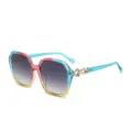Occhiali da sole oversize poligonali multicolore da donna, stile spiaggia vacanza alla moda - C9 Montatura Sfumata Rosa Blu Lanti Doppie Grigie