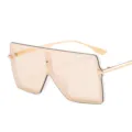 Lunettes de soleil carrées oversize avec verres dégradés et branches en métal doré unisexe. - Monture Blanche Verres Champagne