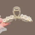 Elegant metal hair claw clip with sweet white flowers and sparkling rhinestones for women. - Six-Flower Bow / Gold