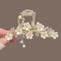 Elegant floral pearl tassel hair claw clip for women, sweet metal hair accessory - Seven-Flower Tassel / Gold