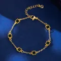 Επιχρυσωμένο βραχιόλι αλυσίδας με τετράγωνα σκούρα πράσινα πέτρινα στοιχεία και αλυσίδα. - CGSL049-01 / Σμαραγδί χρυσό
