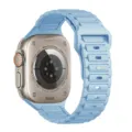 Vista dettagliata del cinturino per orologio in silicone azzurro a tre perle, morbido e preciso. - Celeste Ufficiale