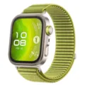 Groene gevlochten horlogeband met smartwatch detail, duurzaam textiel design voor dagelijks gebruik. - Wildernisgroen