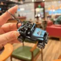 Figo lega auto fuoristrada modello portachiavi creativo mini SUV borsa pendente giocattolo - Blu