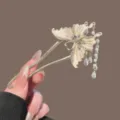 Elegant pearl butterfly U-shaped hair stick, vintage tassel hairpin for elegant women. - Moonlight Butterfly