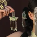 Chinese style flower pearl tassel hair comb, elegant antique Hanfu hair accessory for women. - Yuman Qinghe - One Pair