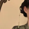New Chinese style hair clip with pearl and long tassel for traditional Hanfu styling. - Qingse Yanyu - Single Piece