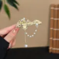 Guofeng metal pearl tassel side hair clip, exquisite ancient style duckbill bangs accessory. - Double Fan Tassel