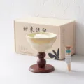 Vela aromática floral creativa cáliz de cerámica con base de madera variante de vela. - Aroma Loto - Amarillo (Caja de Regalo)