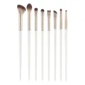 8-delige make-up penselen set met witte handvatten en gouden hulzen voor precieze ogen. - Wit
