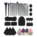 Gedetailleerd overzicht van de 40-delige zwarte make-up kwastenset en cosmetische tools. - 40-delige set / Zwart