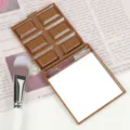 Specchio da trucco pieghevole a cioccolato portatile con pennello grazioso specchietto - Marrone chiaro