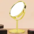 Specchio da trucco da tavolo dorato bifacciale da 6 pollici con supporto girevole stabile. - Specchio da Tavolo Rotondo / 4 Pollici / Oro