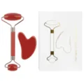 Set de rodillo facial de jade rojo y gua sha de corazon variante para rutina de belleza. - Set de dos piezas / Rojo Con Caja de Libro