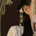 New Chinese style faux pearl floral hair clip, elegant ancient style side hair pin accessory - Tuhua Menglu Faux Pearl Flower Style / Single Piece