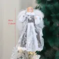 Weihnachtsbaum Engel Deko Figur Plüsch mit Silberkleid und weißen flauschigen Flügeln. - Plüschflügel Engel Baumspitze (Silbernes Kleid) / T1220192
