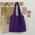 Einfarbige lila Canvas Tragetasche, lässige minimalistische Umhängetasche für Damen. - Traubenlila