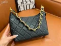 Black quilted leather underarm shoulder bag with chunky gold chain strap for women. - 26*22*9CM / Black Gold Hardware