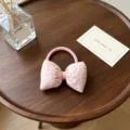 Détail d'élastique à cheveux nœud à pois roses, accessoire mignon, bonne élasticité. - Rose