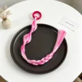 Estensione coda di cavallo con treccia a bolla in capelli sintetici rosa sfumato, dettaglio. - Stile 6