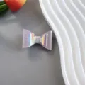 Détail de la pince à cheveux nœud pailleté, couches transparentes holographiques élégantes. - Style de Barrette / Violet