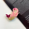 Dettaglio fermaglio coda di sirena glitterata, accessorio rosa e oro in feltro per bambini. - Fermaglio Rosa
