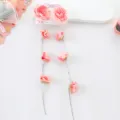 Detalle de pinza de pelo con cadena de cristal trenzada de flores rosas y borla larga para niña - 1# Cadena de Flores Rojo Begonia