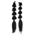 Vue détaillée des extensions de cheveux tressés avec mèches noires et bleues, coiffure. - Pièces Par Paquet / Tresse Bulle Noire Mèche Bleu Brume