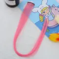 Détail d'extension de cheveux rose, mèche clip-in sans couture pour coiffure de femme. - Rose Bonbon