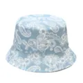 Vista detallada del elegante sombrero de pescador azul con estampado de paisley y tela. - M (56-58cm) / Paisley Grande Verde Azulado