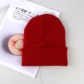 Berretto in maglia tinta unita rossa cappello di lana caldo invernale per uomo e donna. - Taglia unica / Borgogna