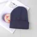 Berretto in maglia tinta unita per uomo e donna, cappello invernale caldo e classico per tutti i giorni. - Taglia unica / Grigio scuro