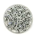 Bunte schimmernde Buchstaben Würfelperlen für DIY handgemachte Armbänder und Halsketten. - 6*6mm / Weißer Hintergrund mit Schwarzen Buchstaben AB